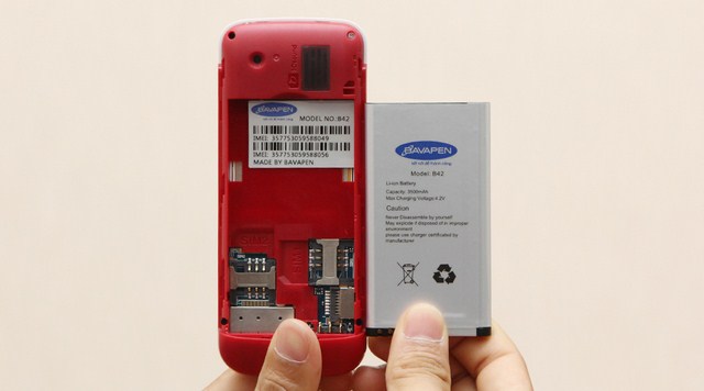Pin khủng cùng 2 khe cắm sim và thẻ nhớ