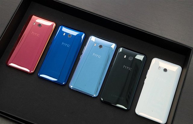 Màu sắc sặc sỡ, thời trang