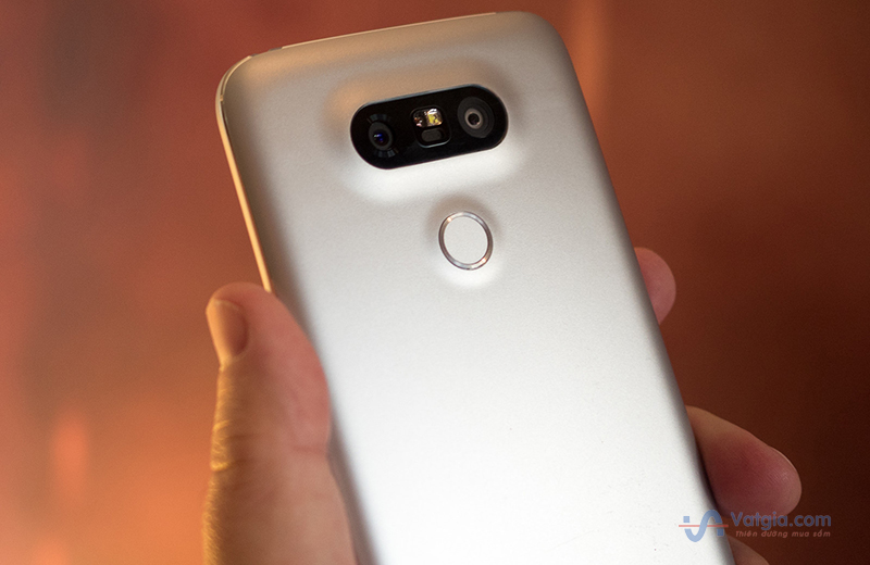 LG G5 thiet ke kim loai camera kep 16MP