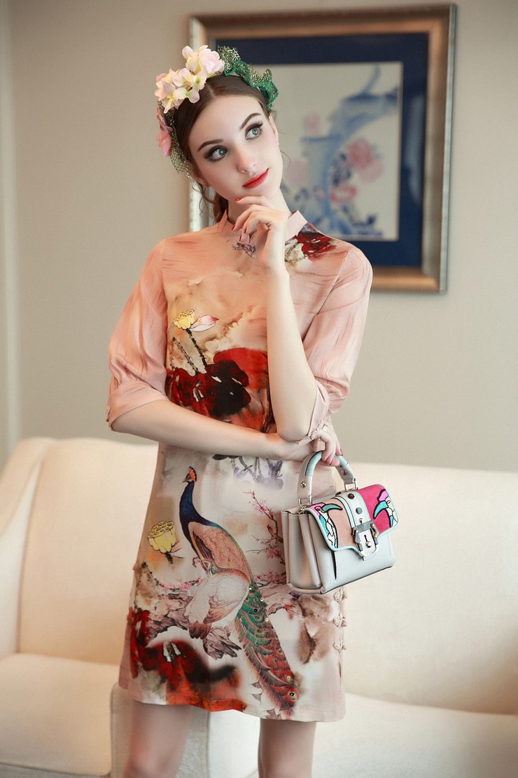 Art fashion : ĐẦM LỤA hoạ tiết KHỔNG TƯỚC 5