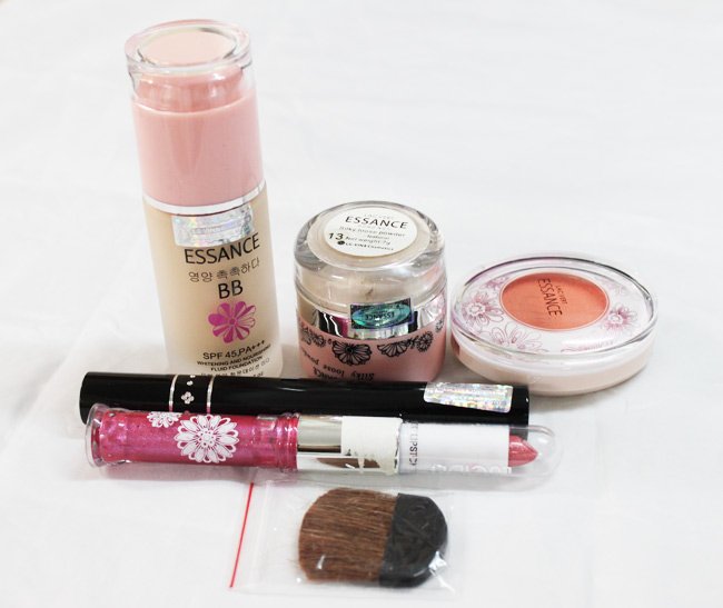 bo-5-san-pham-essance-make-up-cho-khuon-mat_4