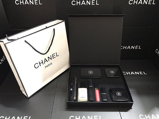 Bộ 9 món mỹ phẩm Chanel (Ảnh 2)
