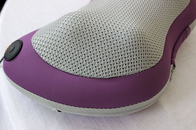 Gối massage hồng ngoại Magic Energy pillow PL-819