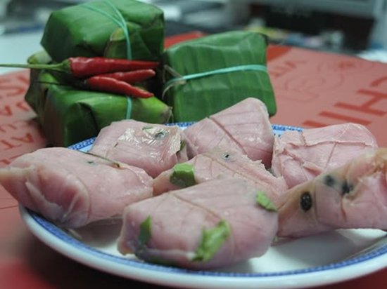 Cách làm nem chua Huế nhẹ nhàng như chính con người Huế 5