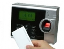 Máy chấm công KVT005